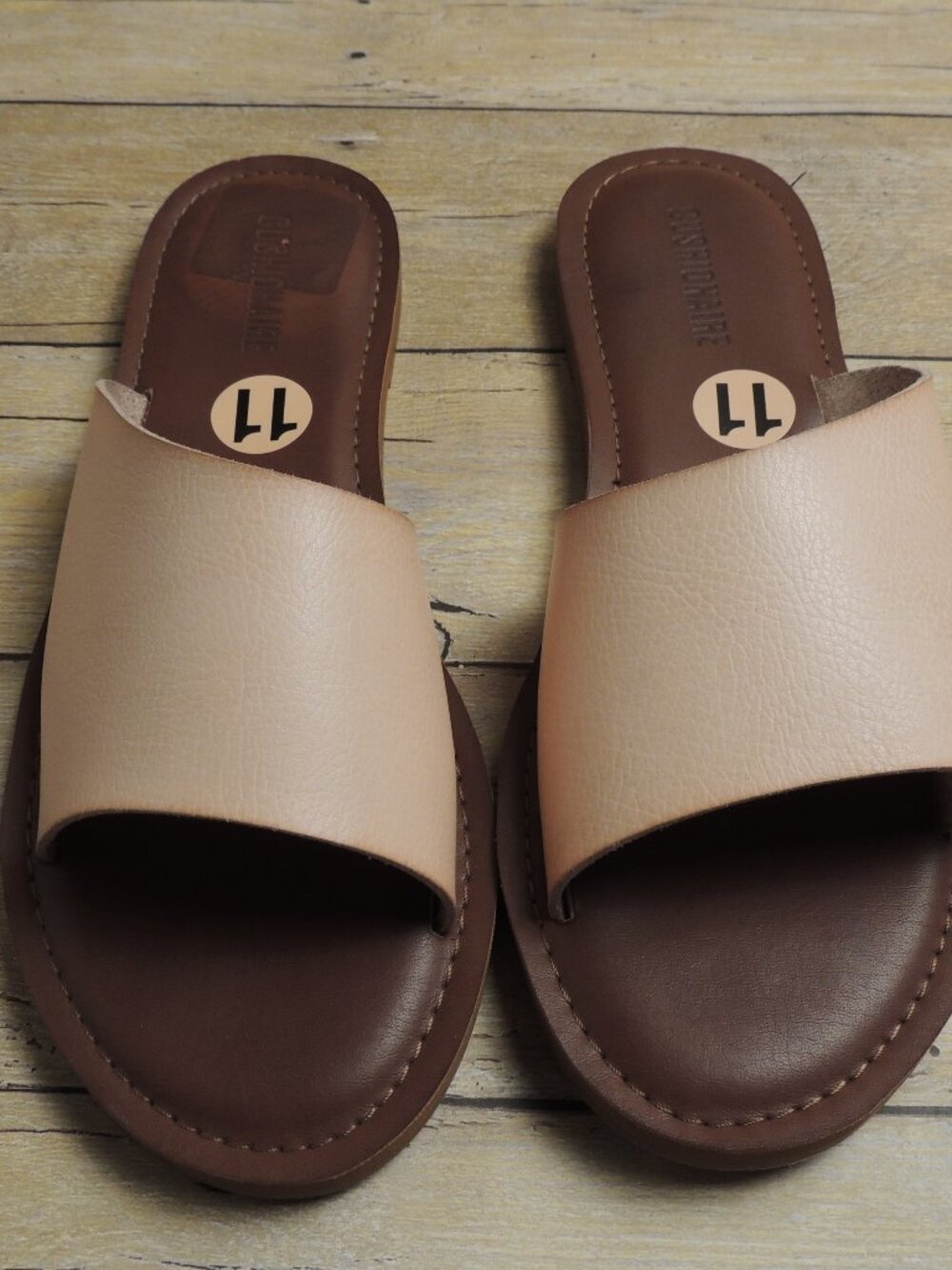 Cushionaire Spicy Slides Women's Size 11 NWOT READ
